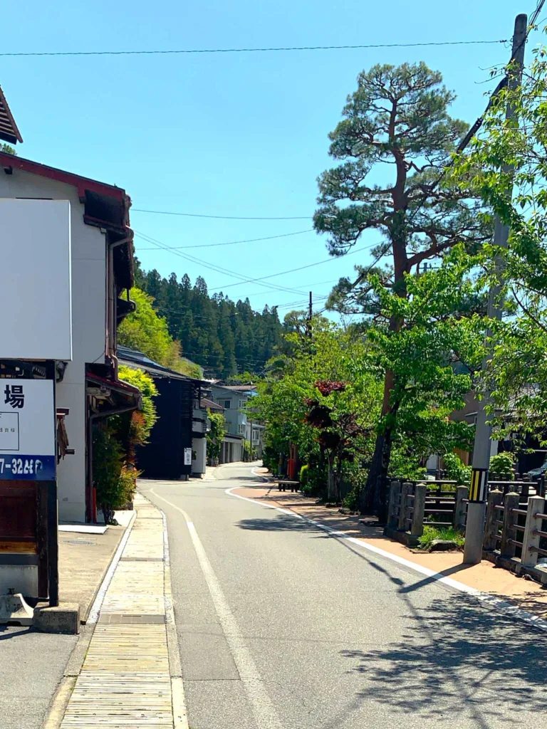 高山　江名子川沿いの東山遊歩道