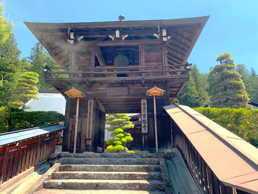 高山　雲龍寺山門(鐘楼門)