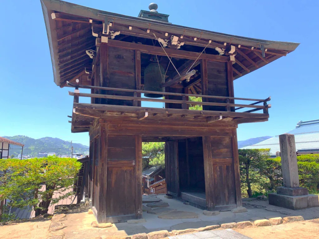 高山　雲龍寺山門(鐘楼門)