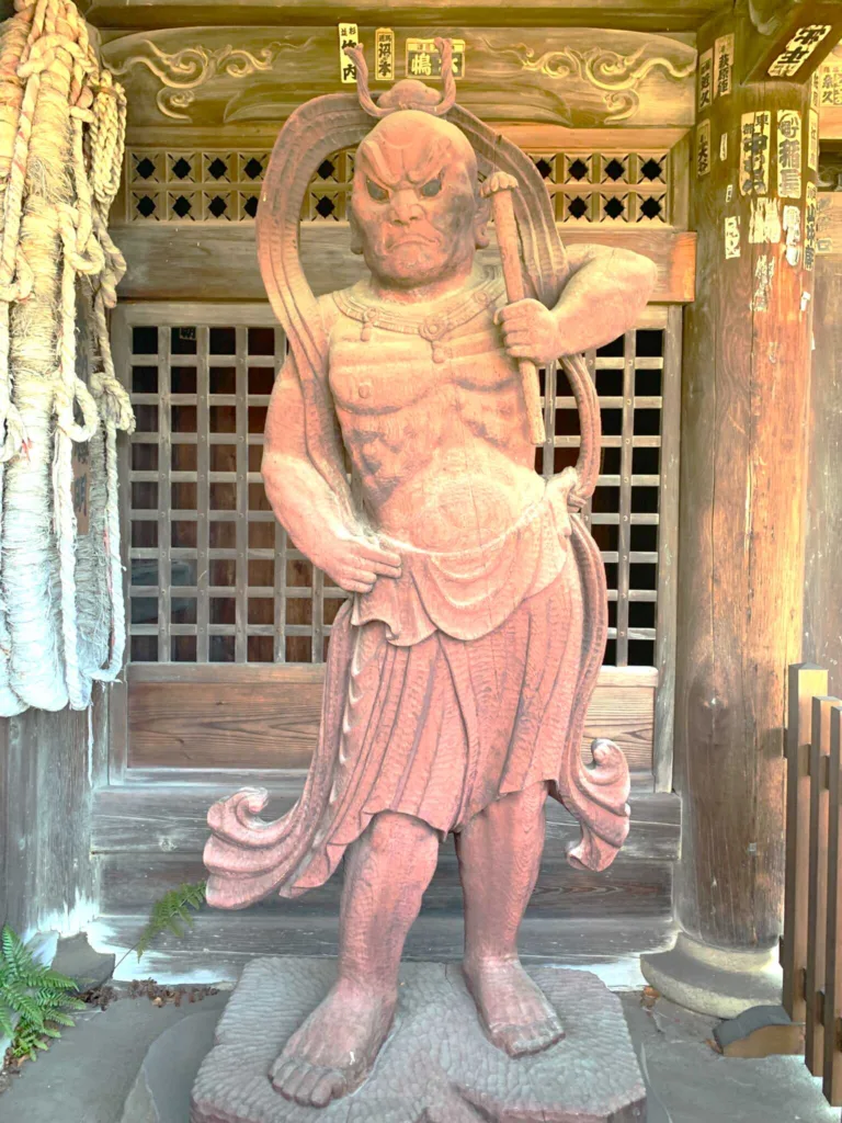 高山　大雄寺・山門の仁王様