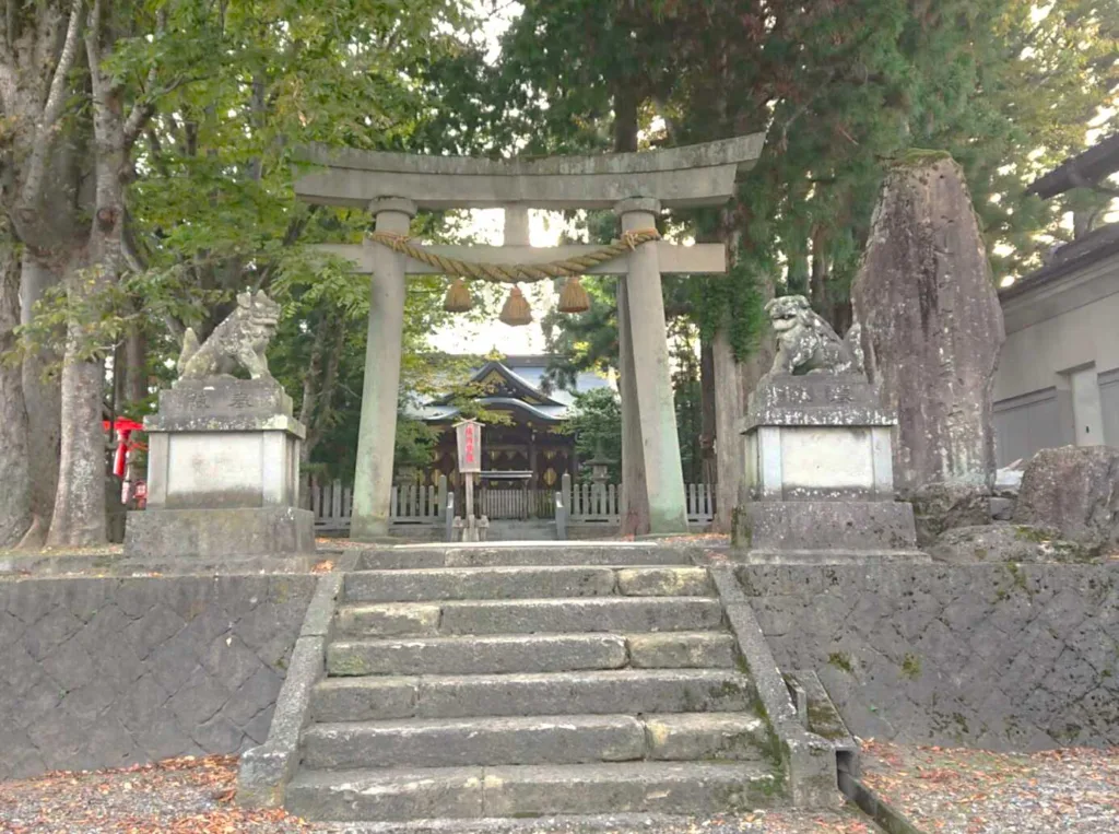 高山　辻ヶ森三神社(国分尼寺跡)