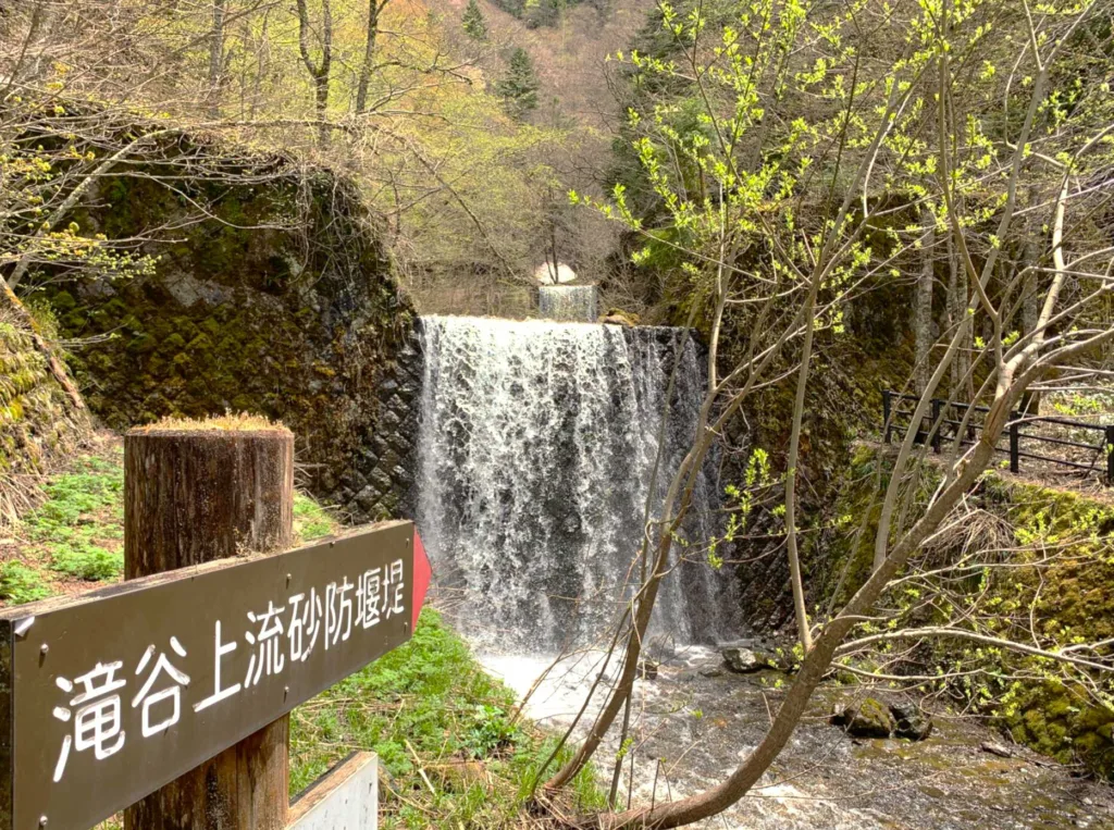 高山　平湯大滝付近