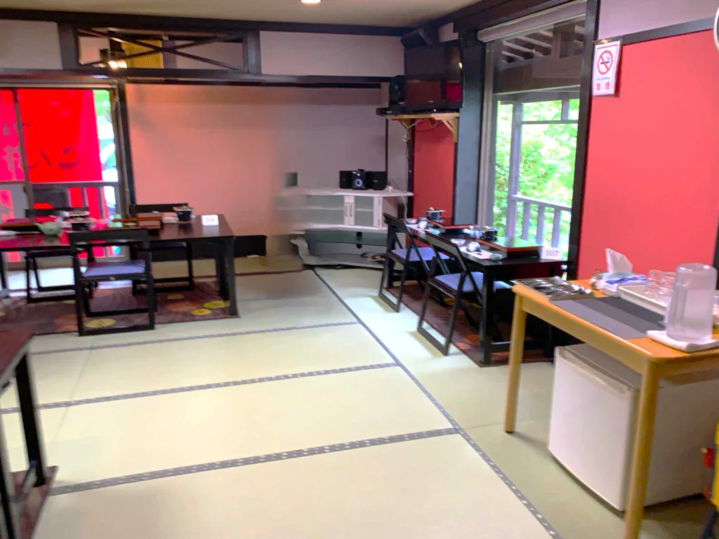 高山 二人静白雲(朝食会場)