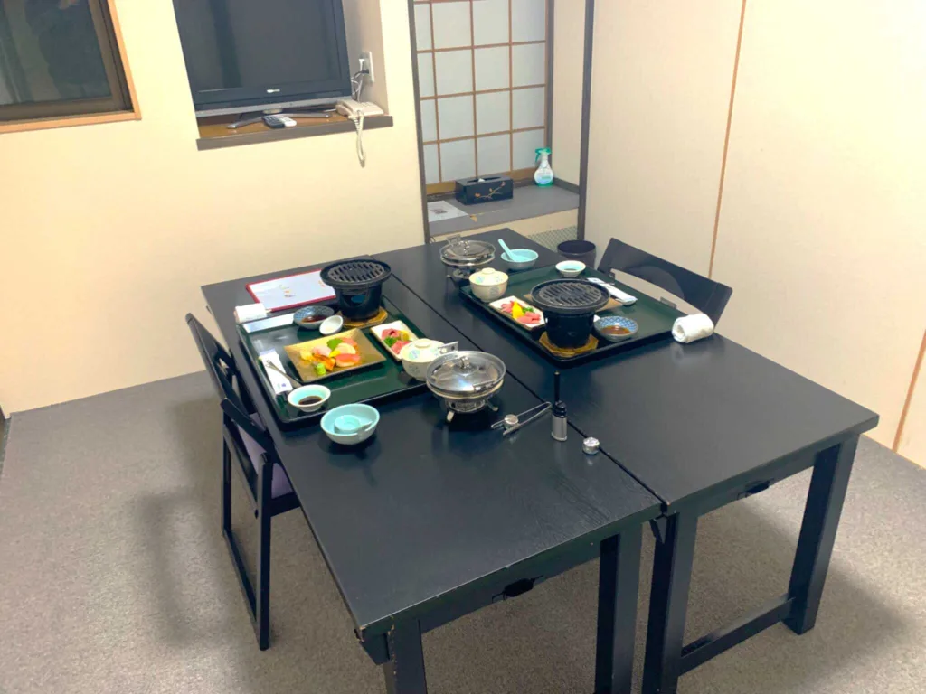 高山 二人静白雲(夕食を頂戴したお部屋)