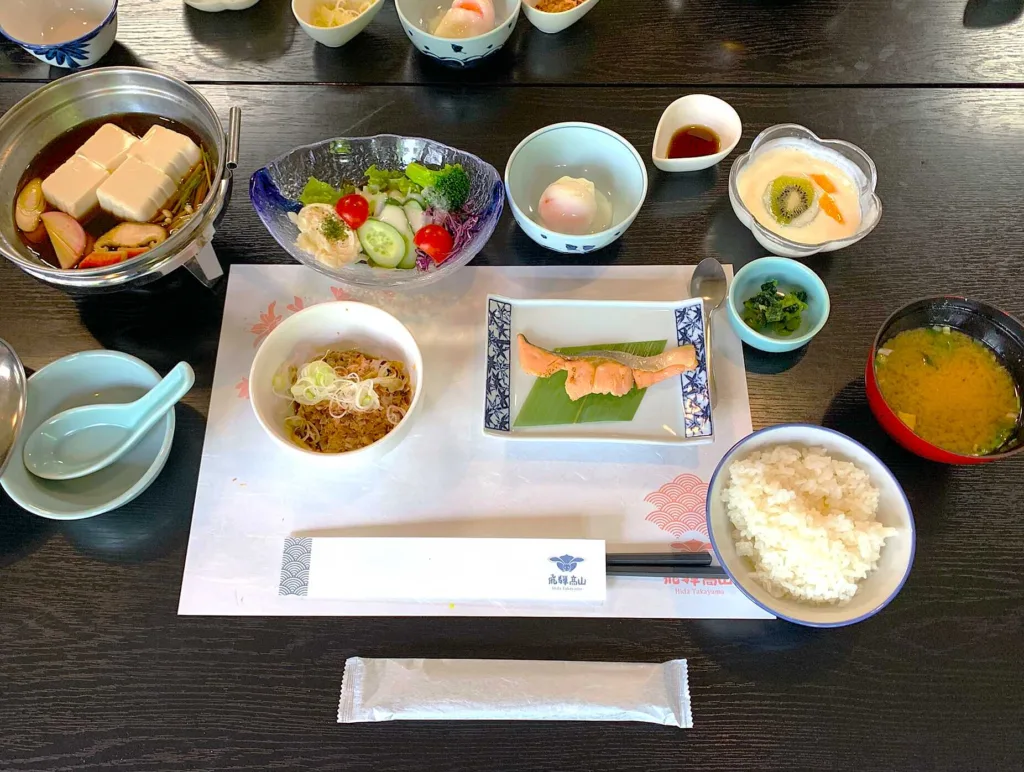 高山 二人静白雲(朝食4日目)