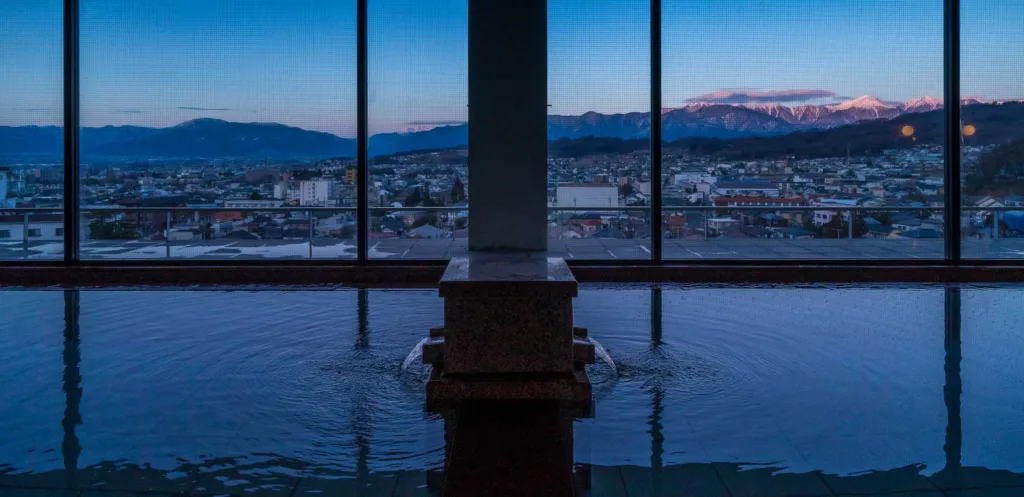 松本 浅間温泉 大浴場onsen hotel OMOTO のHPより