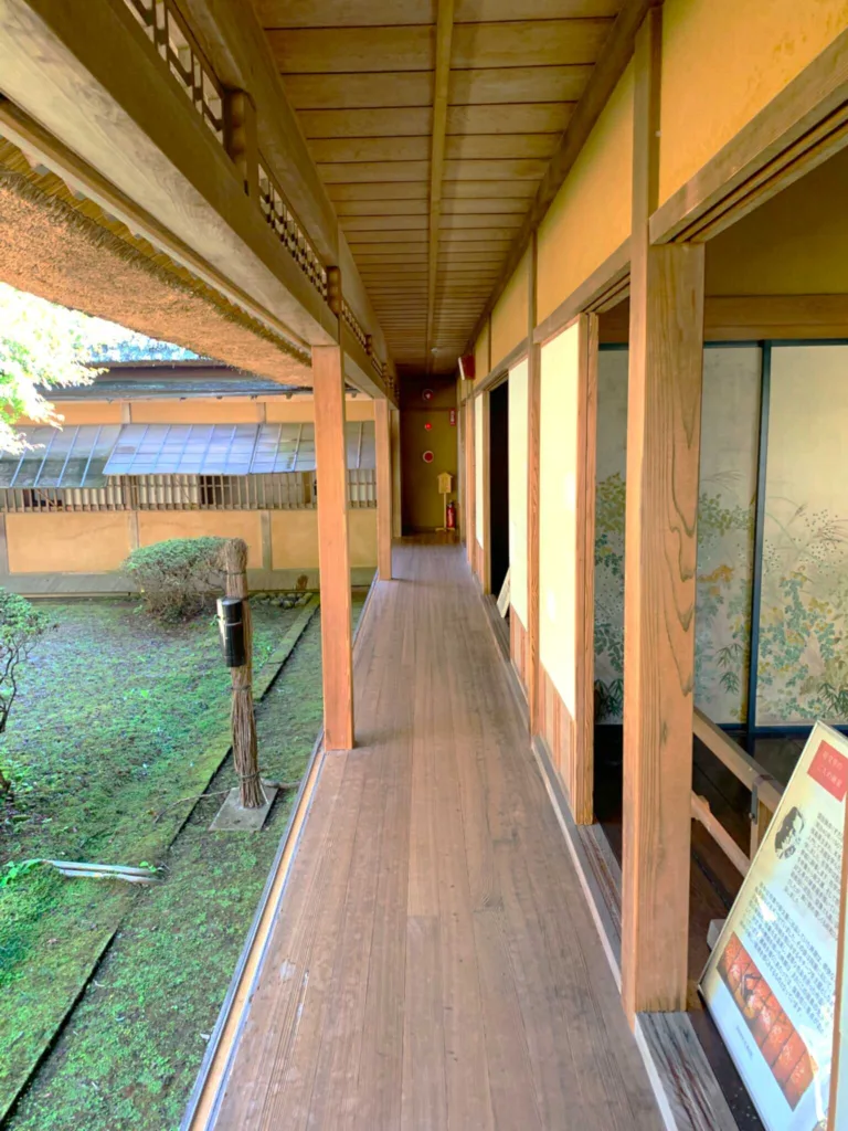 水戸偕楽園 好文亭 菊の間前の縁側