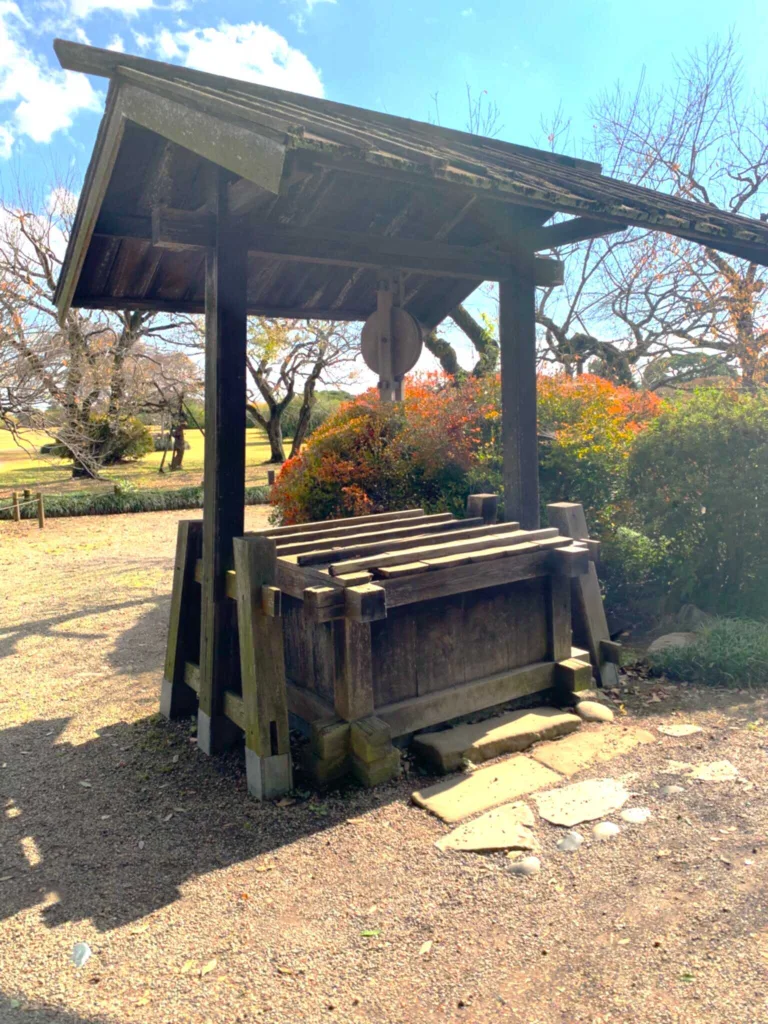 水戸偕楽園 見晴広場付近の井戸(陽の世界)