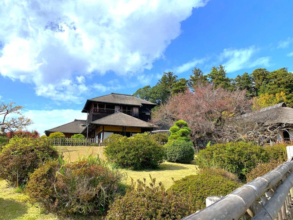 水戸偕楽園 見晴広場付近からの好文亭