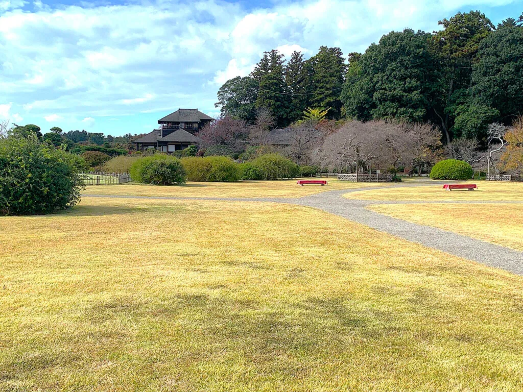水戸偕楽園 見晴広場方面からの好文亭
