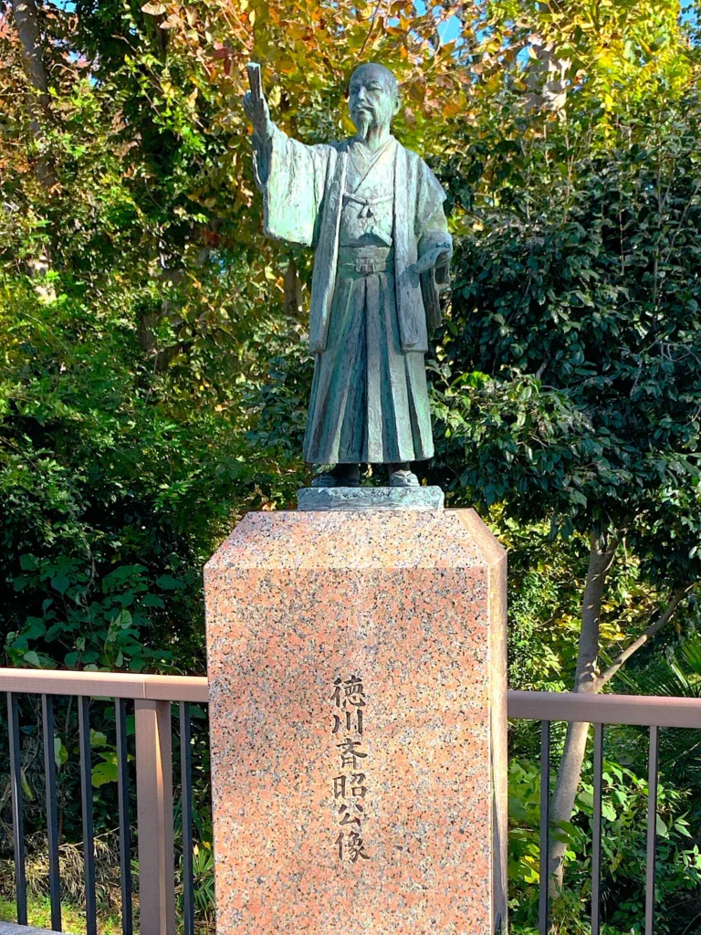 水戸城 大手門脇の徳川斉昭像