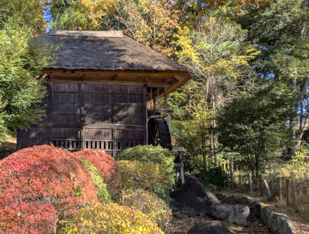 茨城県立歴史館の公園にある水車小屋