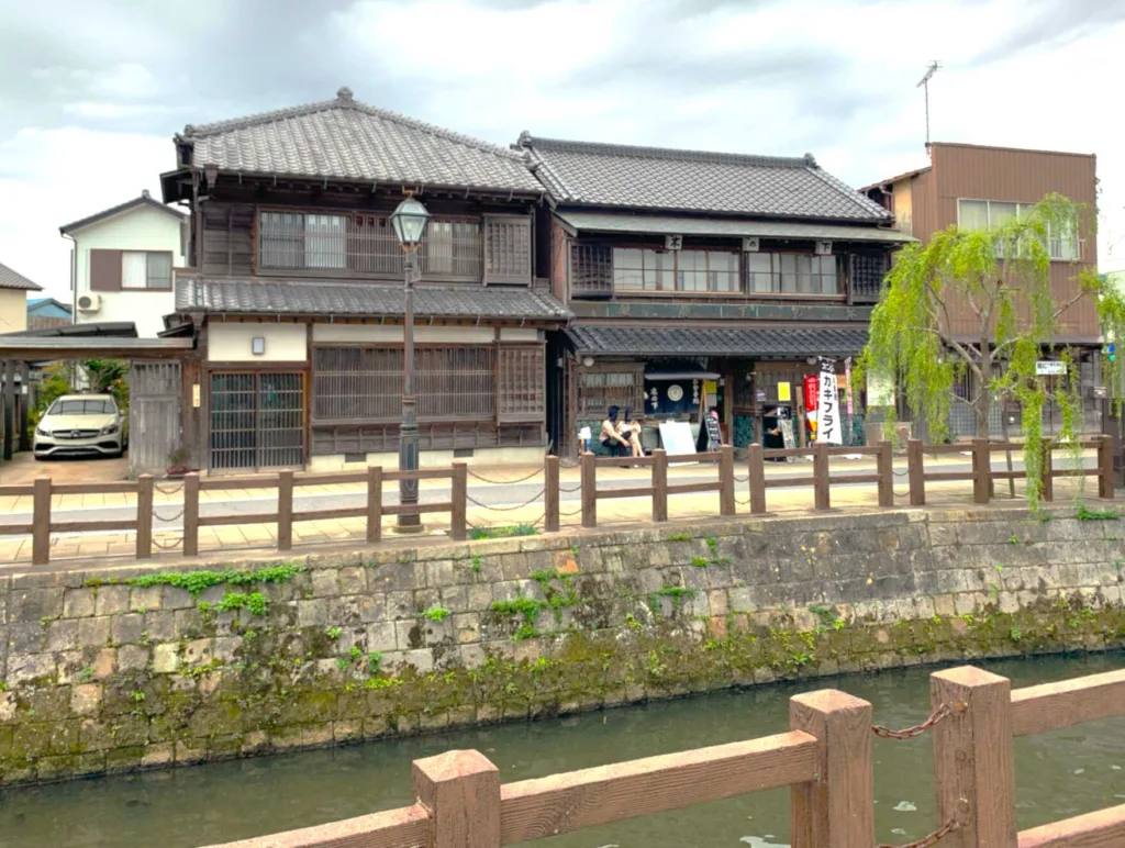 佐原の街並み(小野川右岸より)
