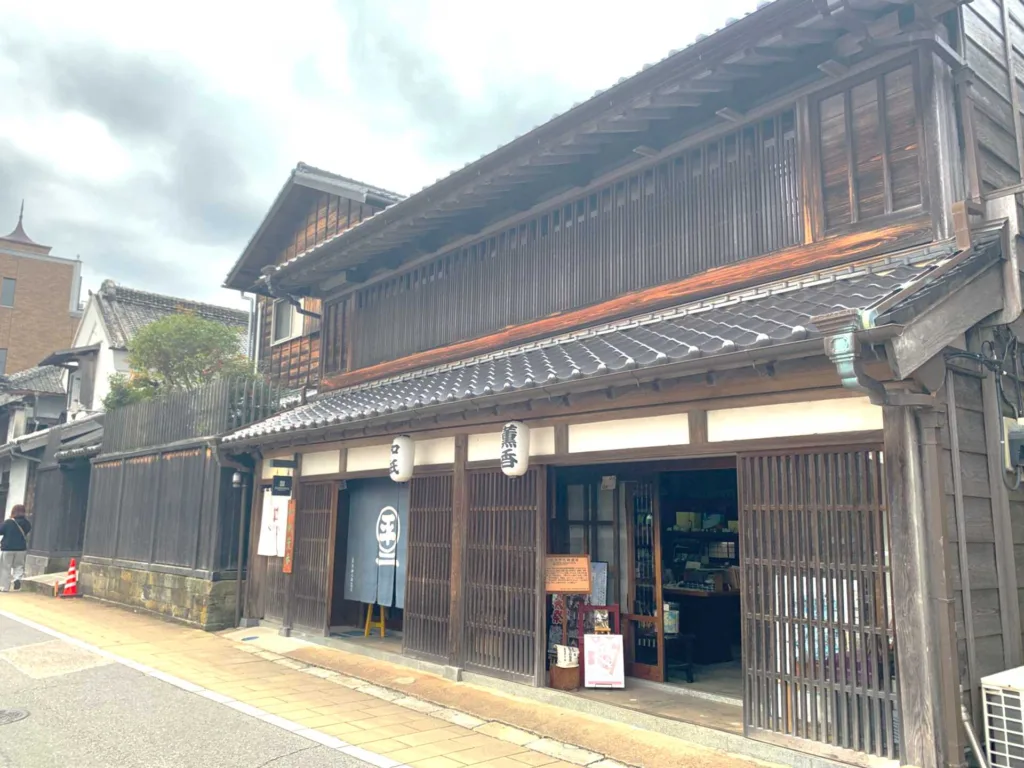 佐原の街並み 小野川左岸(佐原商家町ホテルNIPPONIAの施設？)