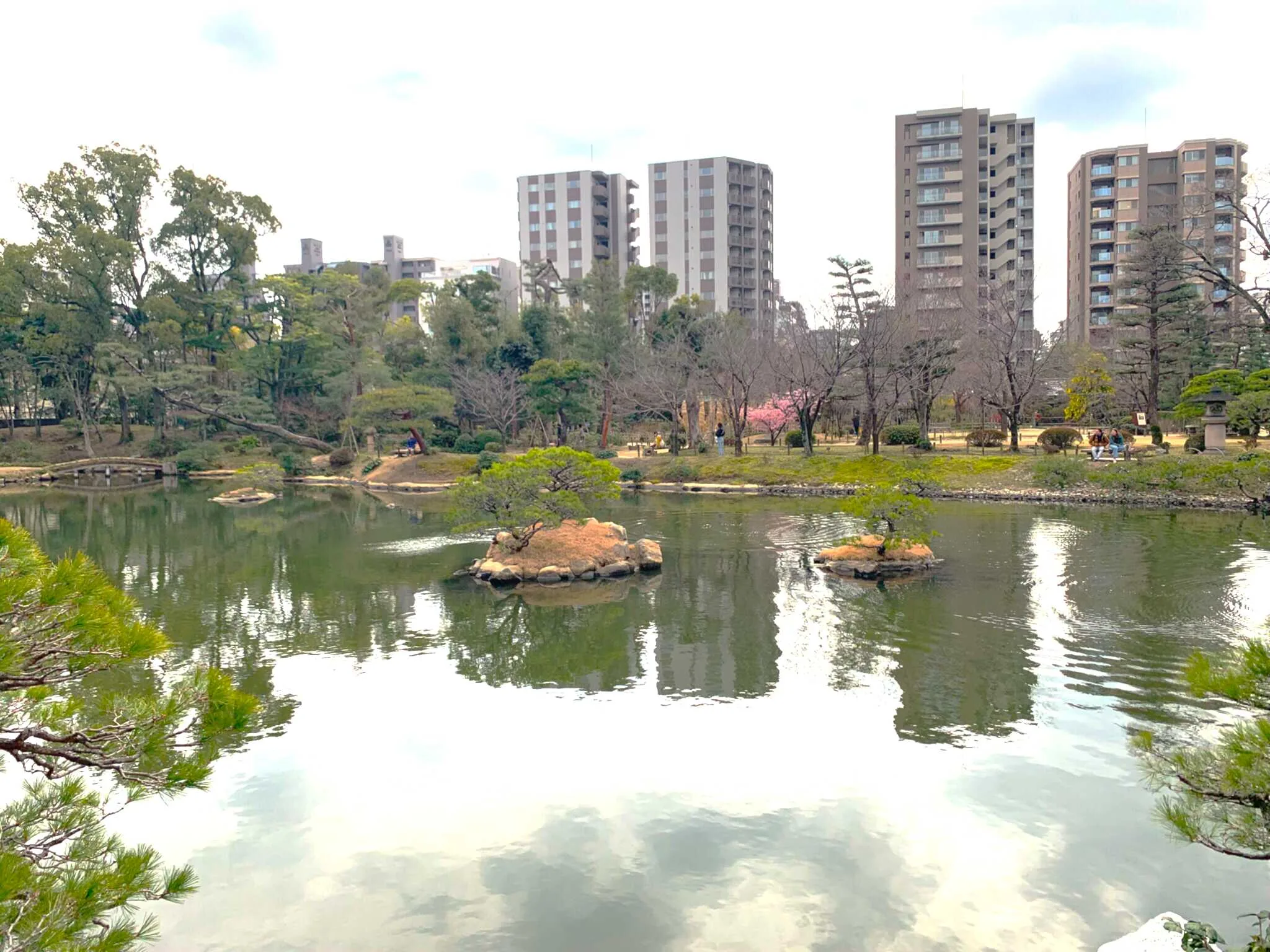 広島 縮景園 悠々亭付近からの景色