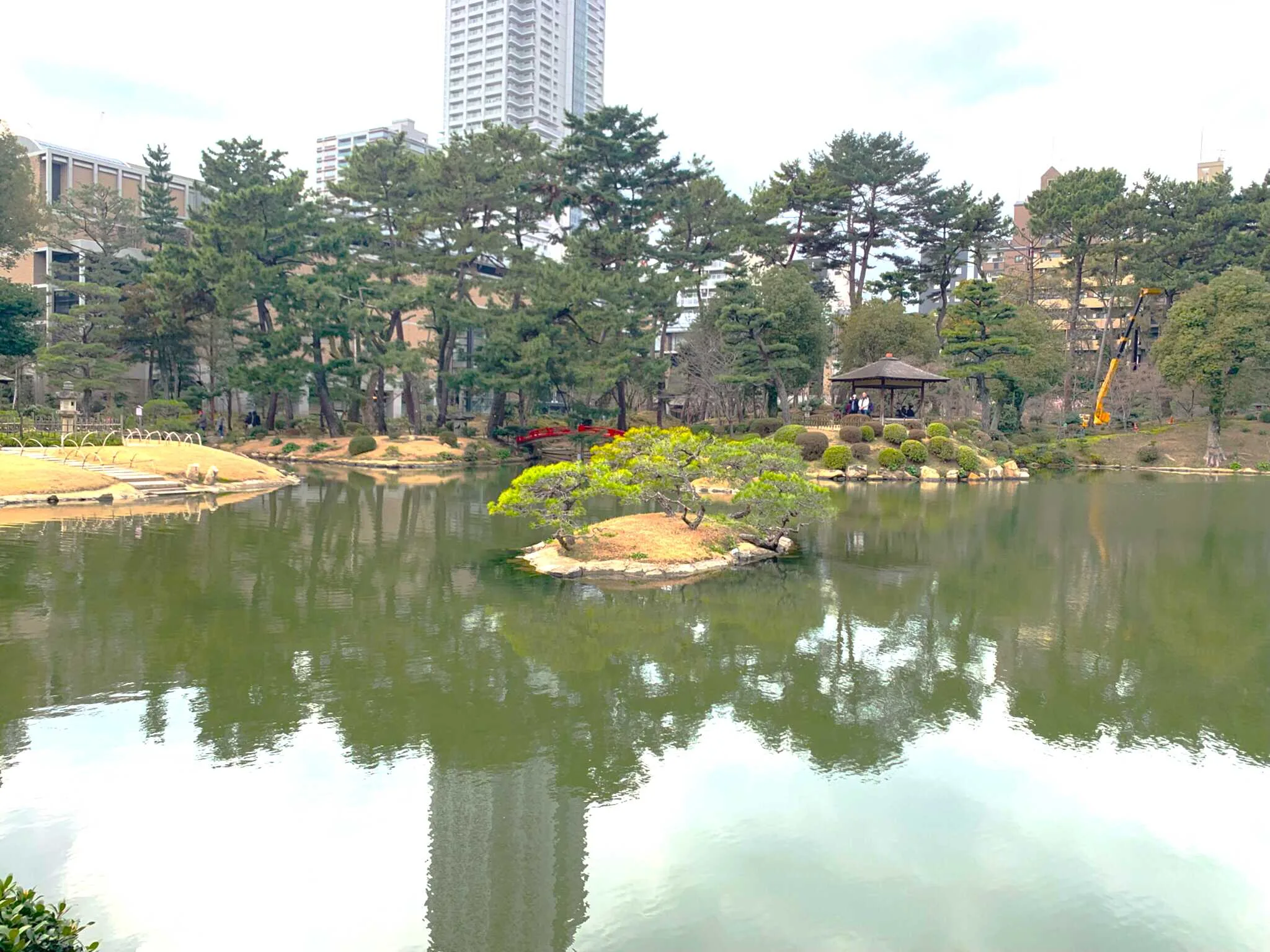 広島 縮景園 濯纓池(跨虹橋北側付近から)