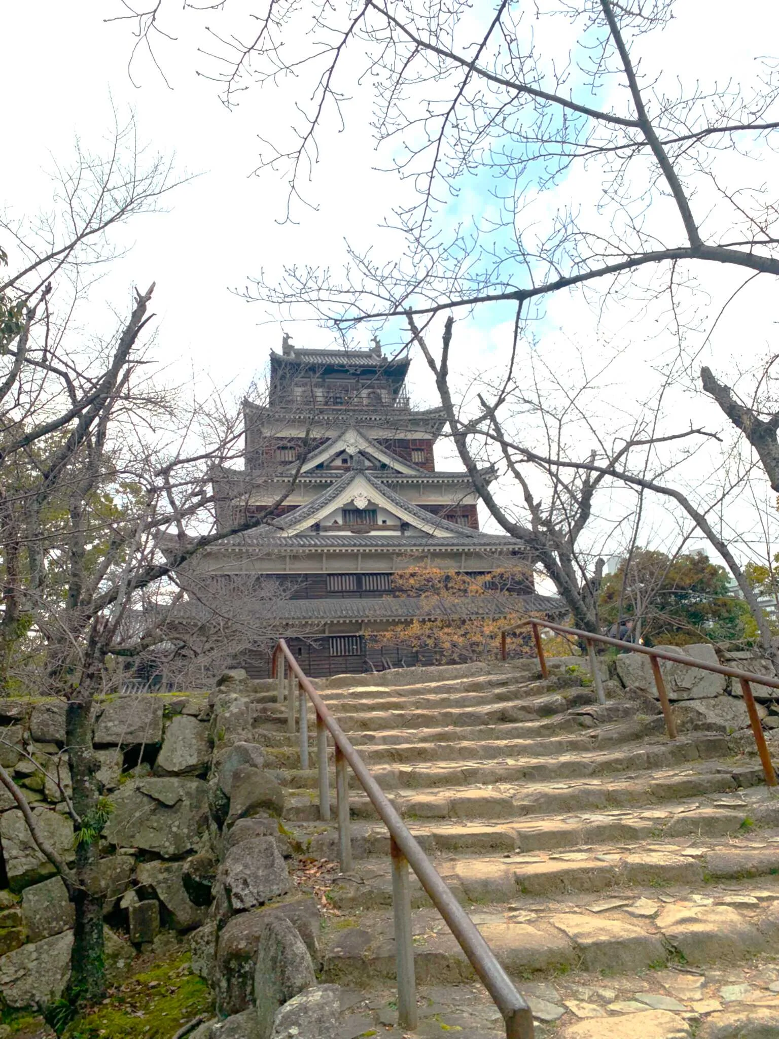広島城 天守(東廊下跡付近から)