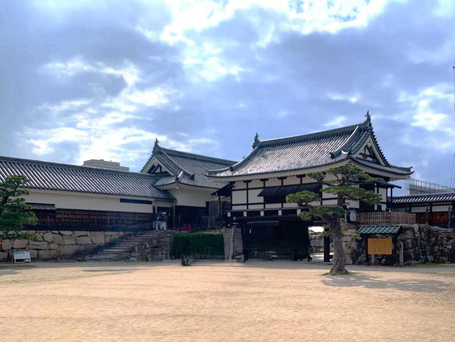 広島城 二の丸内部(表御門・平櫓)