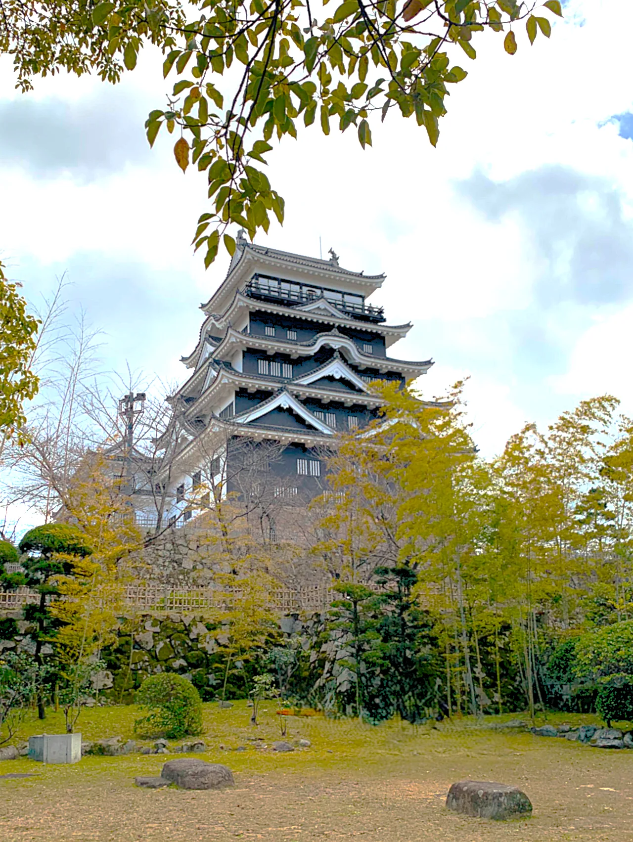 福山城 福寿会館内部からの天守