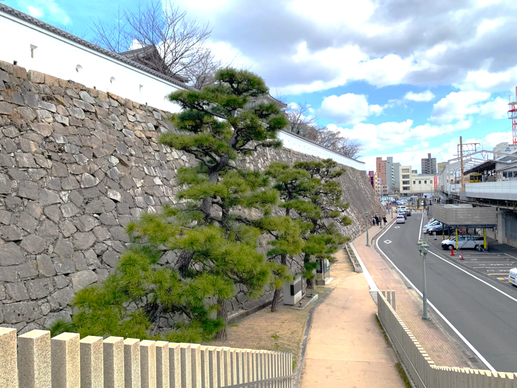 福山城 南側の入口から城内へ(内堀跡方面)