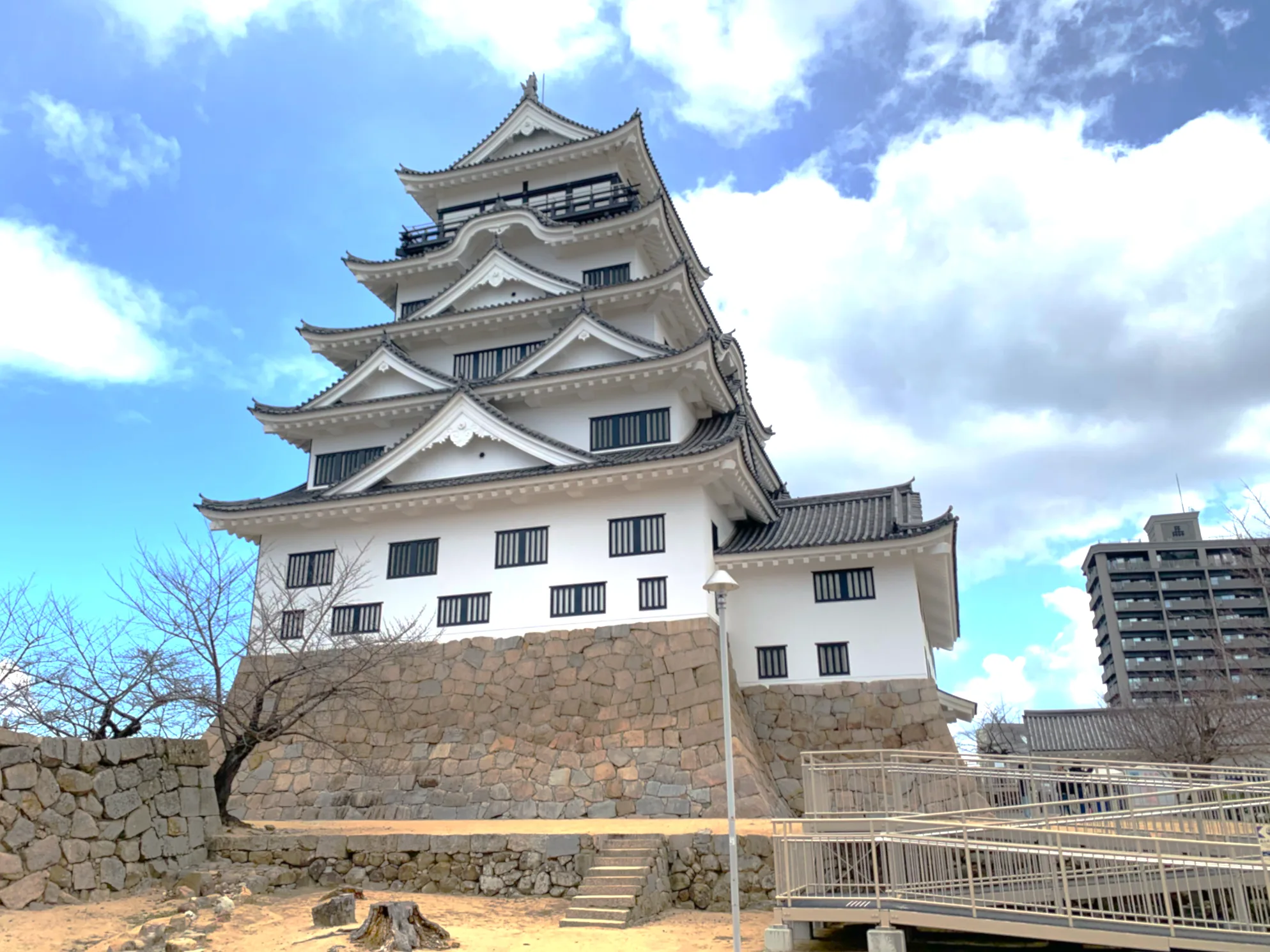 福山城天守(西側から)