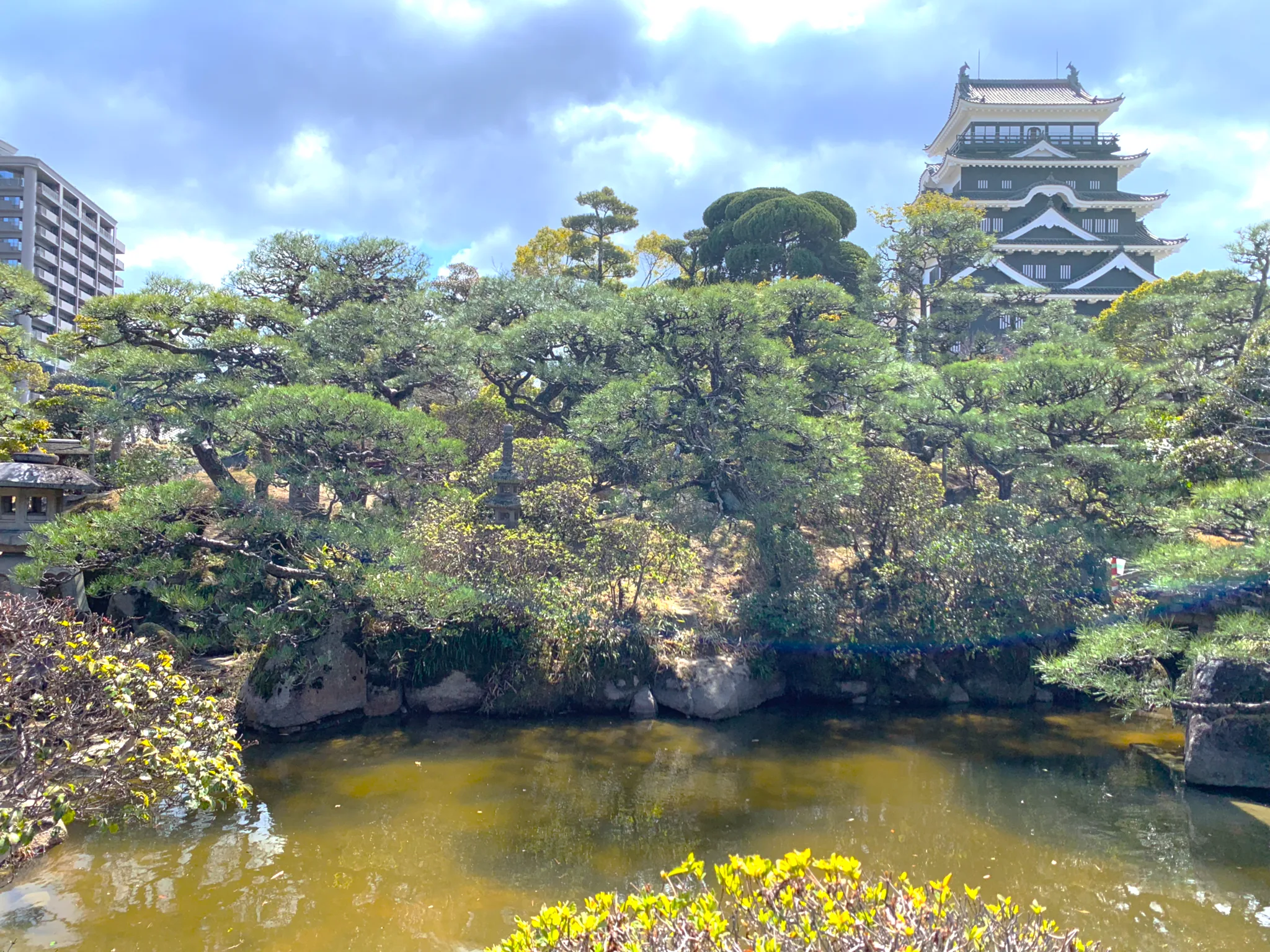 福山城 福寿会館内部からの天守